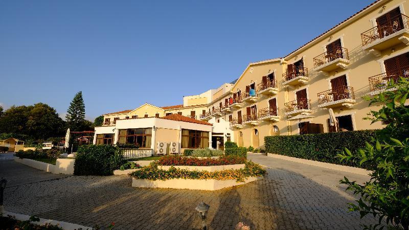 Karavados Beach Hotel Exterior photo